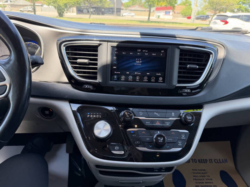 2020 Chrysler Pacifica Touring L