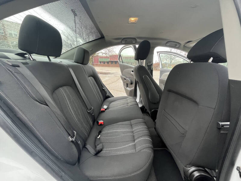 2016 Chevrolet Sonic LT Auto