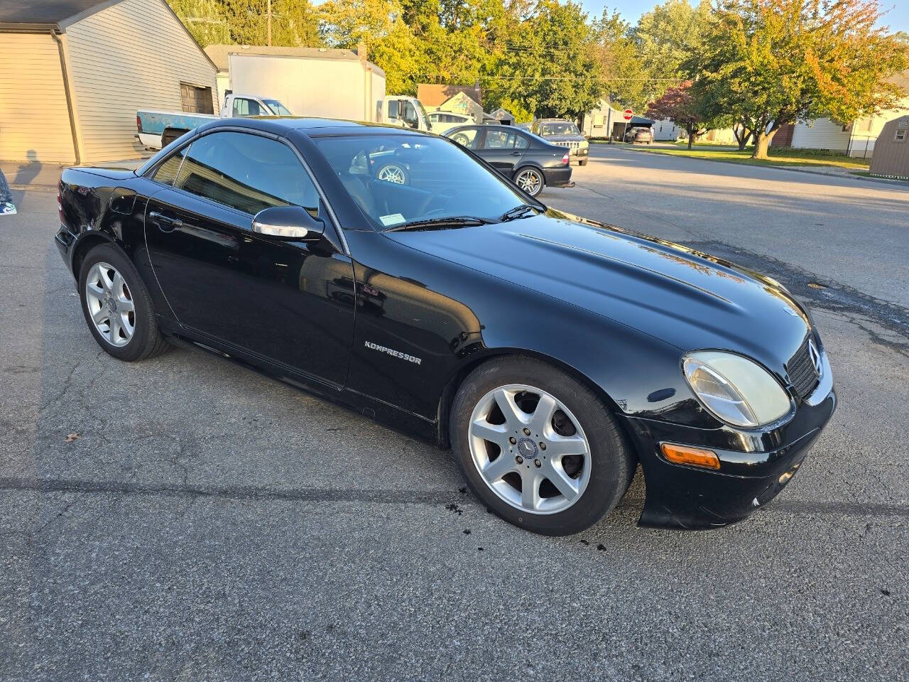 2001 Mercedes-Benz SLK for sale at QUEENSGATE AUTO SALES in York, PA