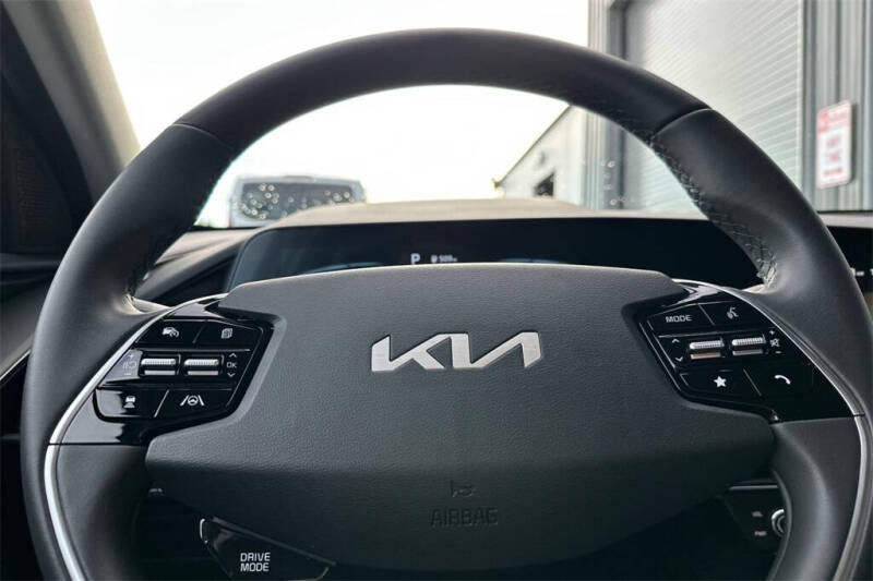 2025 Kia Niro EX
