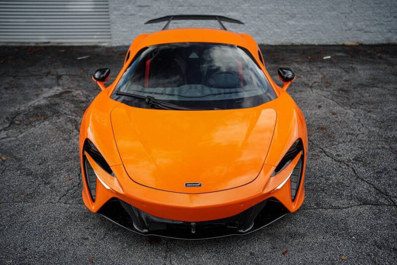 2023 McLaren Artura