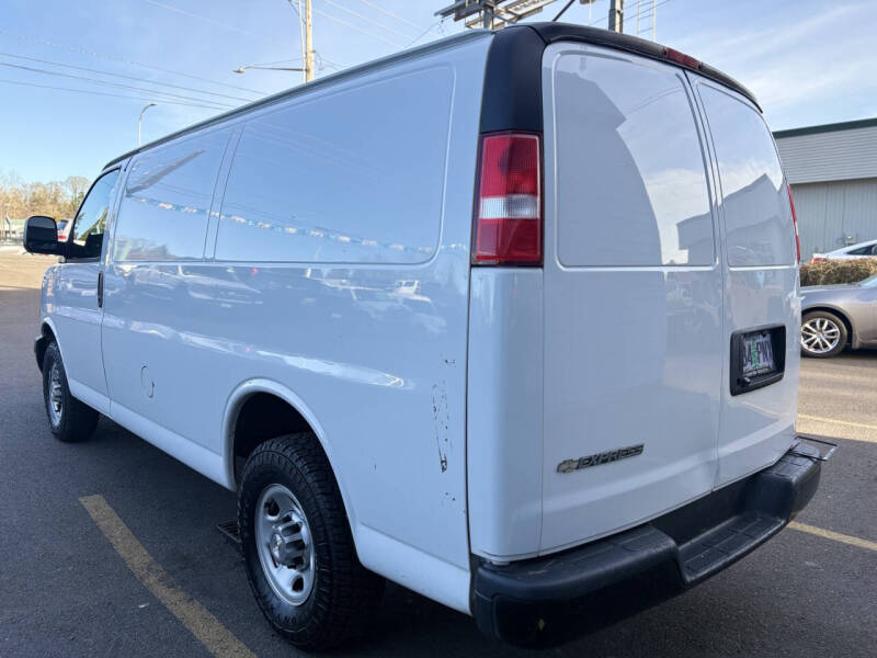 2021 Chevrolet Express 2500
