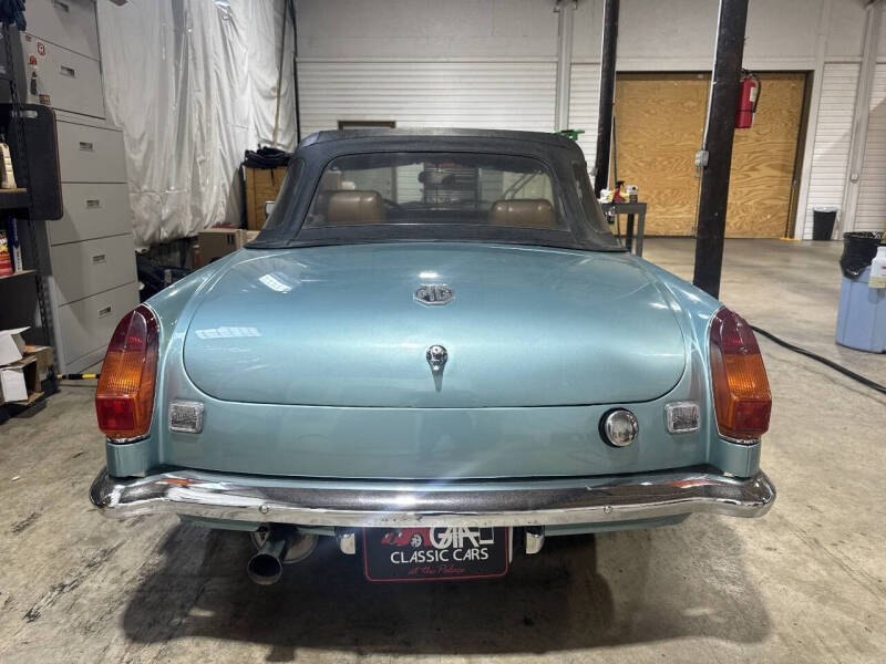 1974 MG B