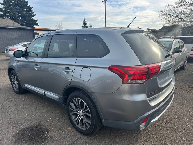 2016 Mitsubishi Outlander ES