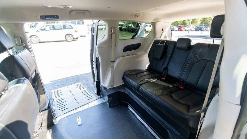2024 Chrysler Pacifica Touring L