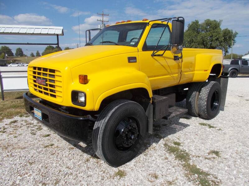2001 GMC C6500 for sale at Governor Motor Co in Jefferson City MO