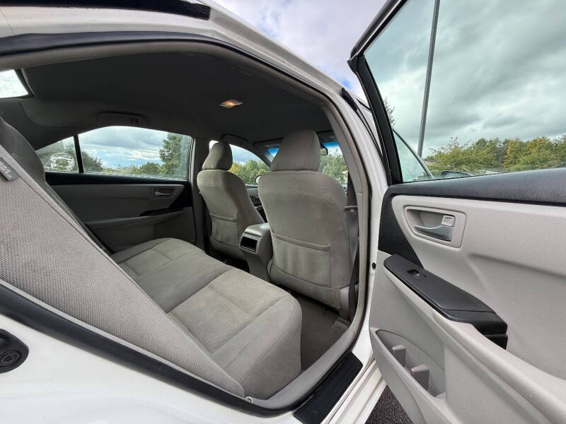 2017 Toyota Camry LE