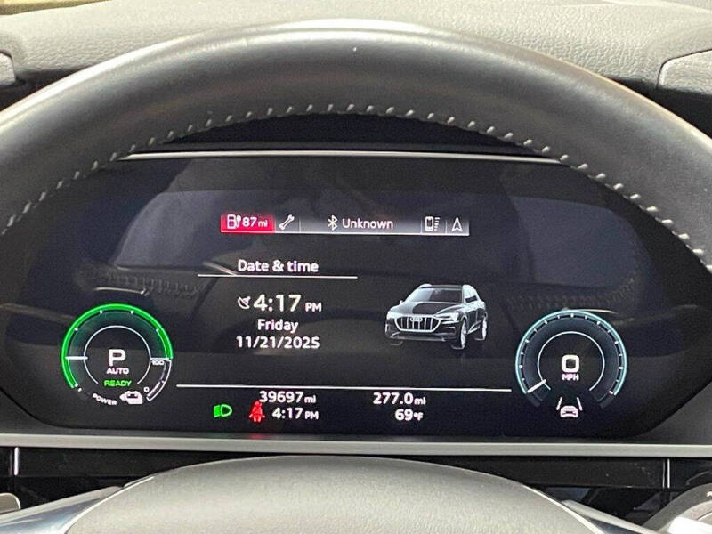 2021 Audi e-tron quattro Premium