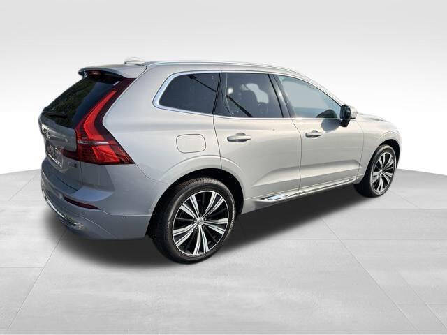 2023 Volvo XC60 B5 Plus Bright Theme