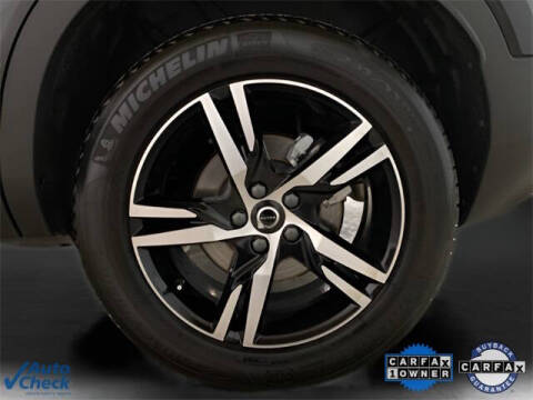 2025 Volvo XC40 B5 Core Bright Theme