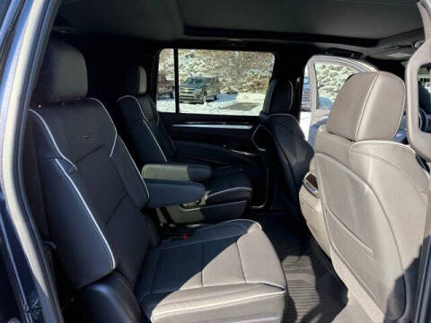 2025 Cadillac Escalade ESV Sport