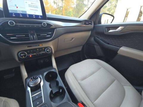 2020 Ford Escape Hybrid Titanium