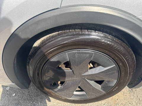 2023 Toyota Prius LE