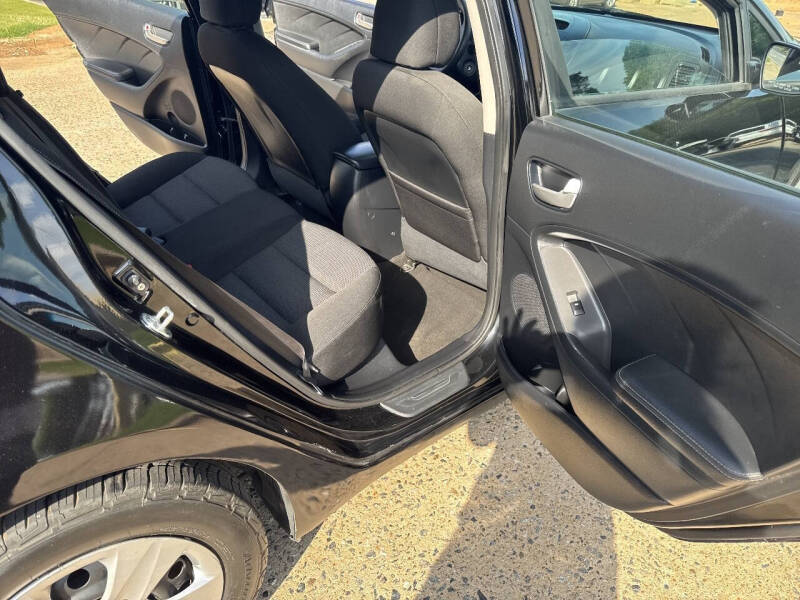 2017 Kia Forte5 LX