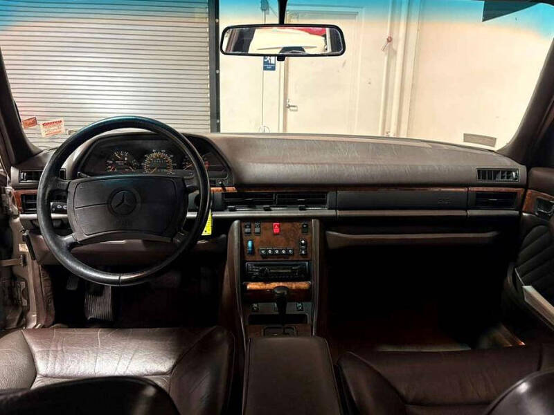 1991 Mercedes-Benz 560-Class 560 SEL