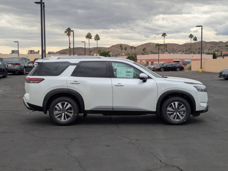 2025 Nissan Pathfinder SL