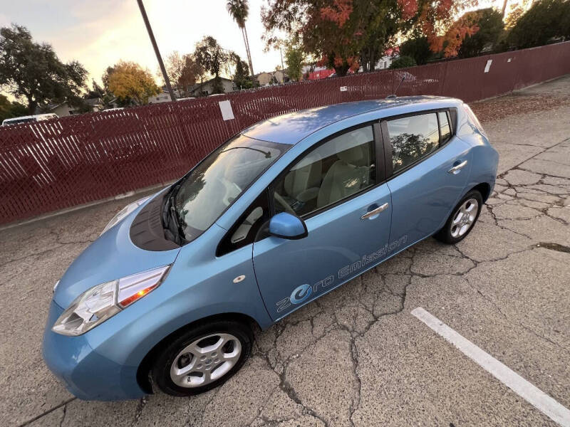 2011 Nissan LEAF SV