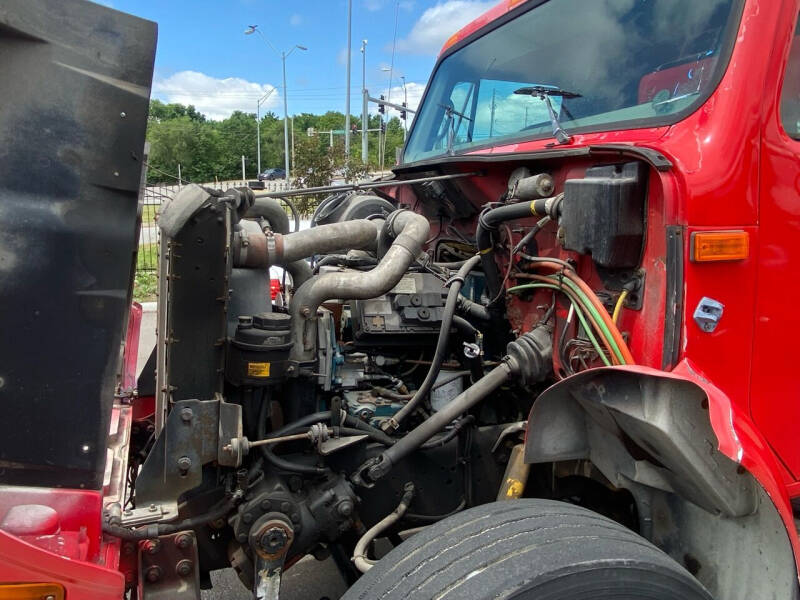 2000 International 4900