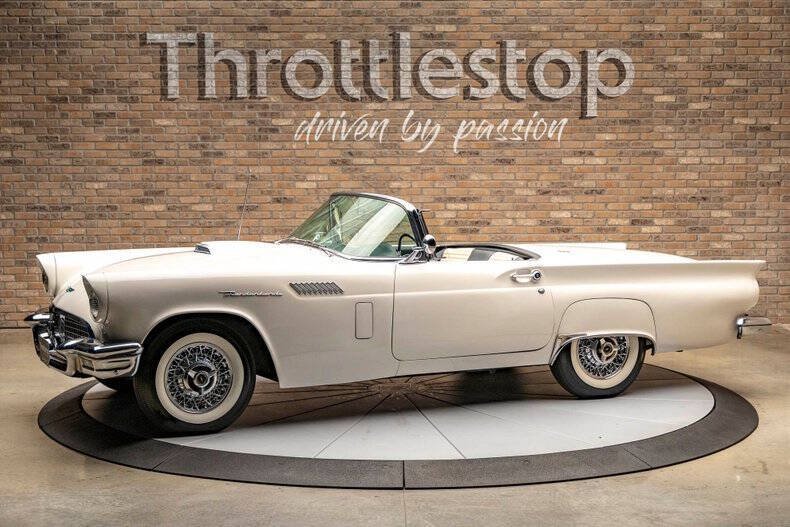 1957 Ford Thunderbird