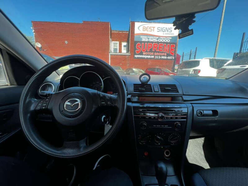2005 Mazda MAZDA3 i