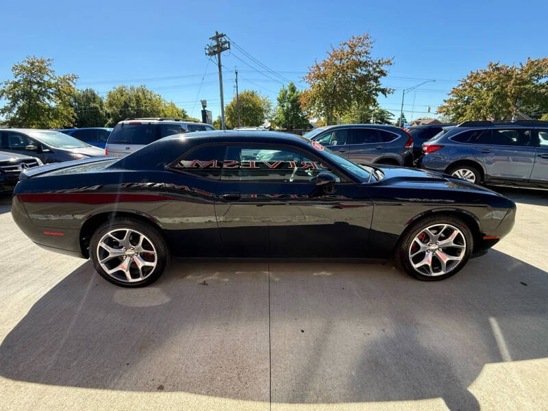 2015 Dodge Challenger SXT Plus