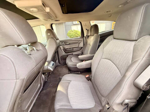 2017 Chevrolet Traverse LT