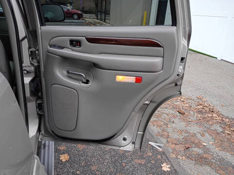 2003 Cadillac Escalade