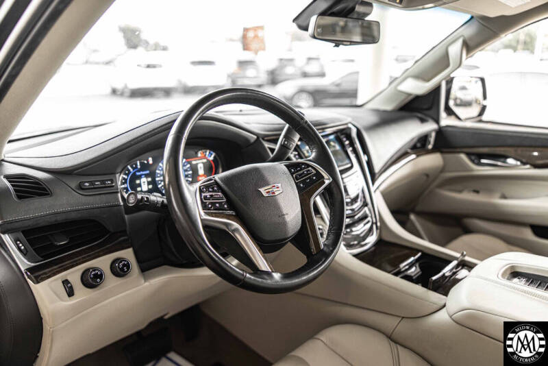 2018 Cadillac Escalade ESV Luxury