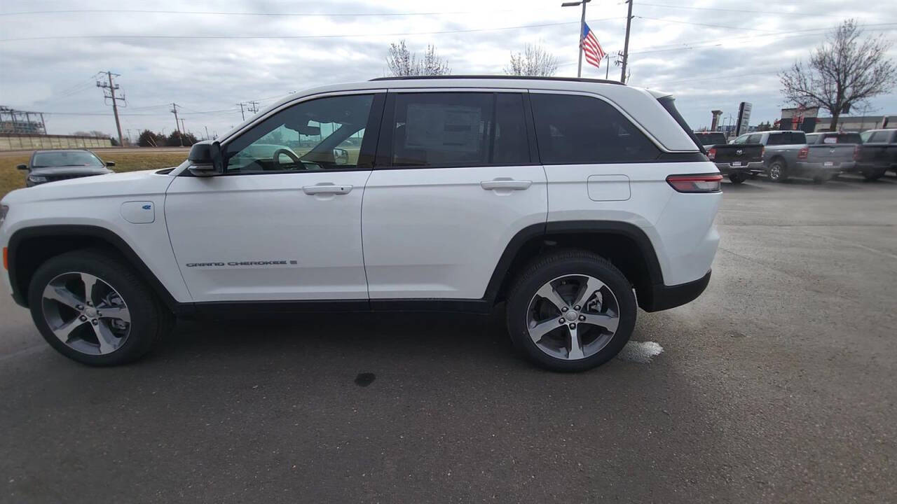 2024 Jeep Grand Cherokee for sale at Victoria Auto Sales in Victoria, MN