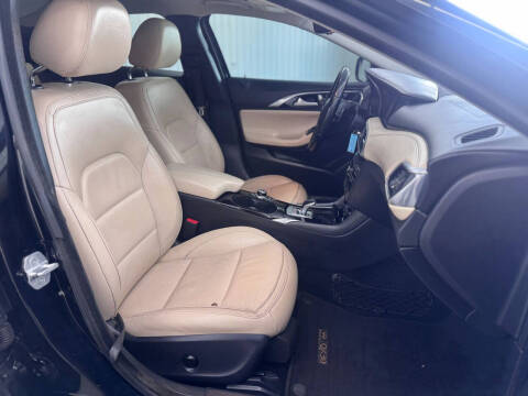 2017 Infiniti QX30 Premium