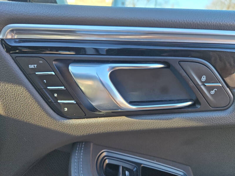 2015 Porsche Macan S