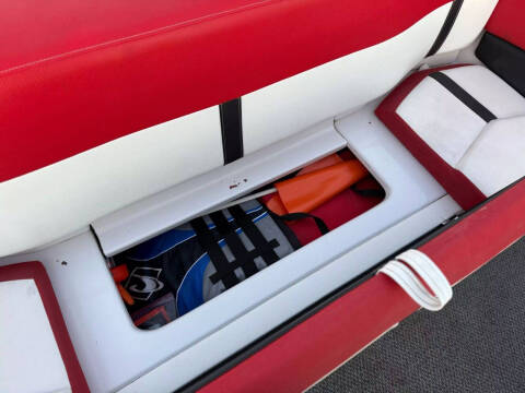 2013 Four Winns 200H