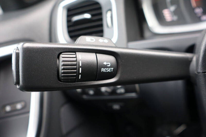 2018 Volvo V60 Cross Country T5 Premier