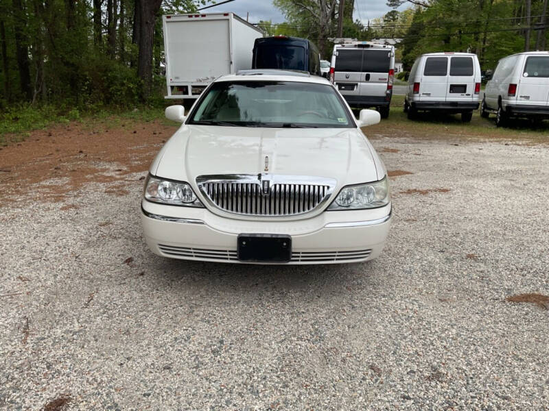 2004 Lincoln Town Car Ultimate photo 6