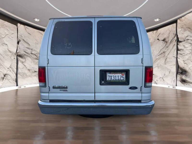 2006 Ford E-Series E-350 SD XLT
