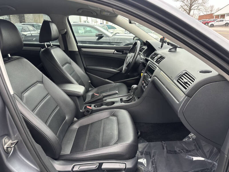 2014 Volkswagen Passat 1.8T Wolfsburg Edition PZEV