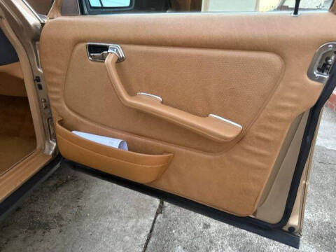 1983 Mercedes-Benz 300-Class