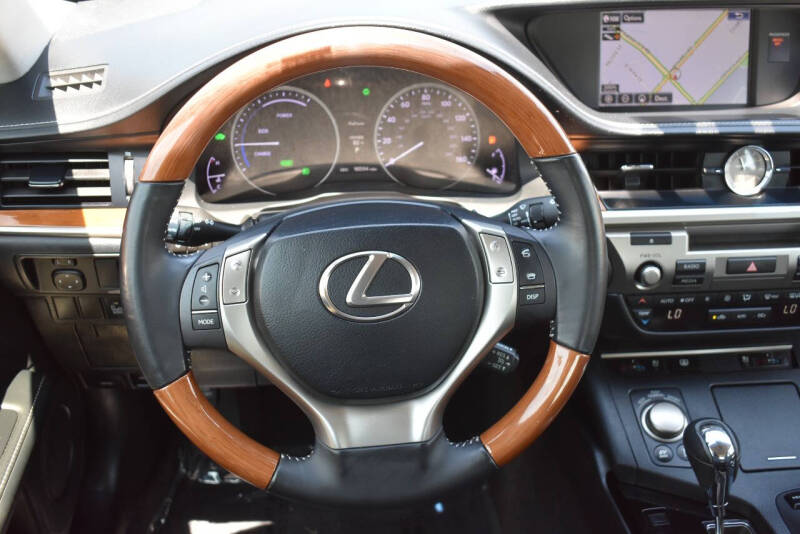 2015 Lexus ES 300h