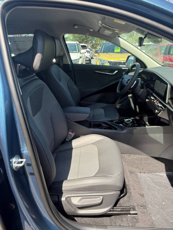 2025 Kia Niro Plug-In Hybrid EX