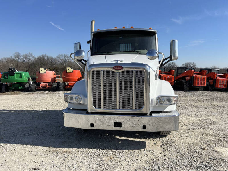 2019 Peterbilt 567 Road Tractor