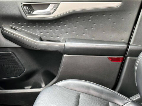 2020 Ford Escape SEL