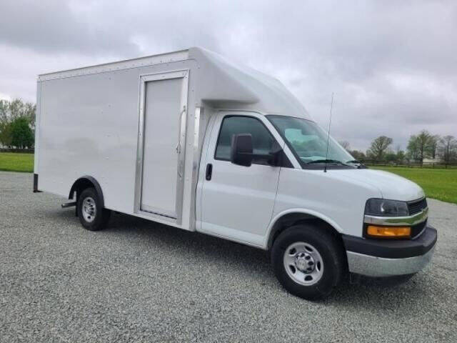 2021 Chevrolet Express Cutaway