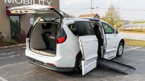 2020 Chrysler Pacifica Touring L