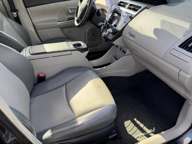 2015 Toyota Prius v Three