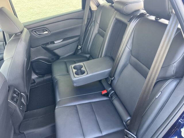 2025 Nissan Rogue SL