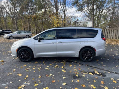 2024 Chrysler Pacifica Touring L