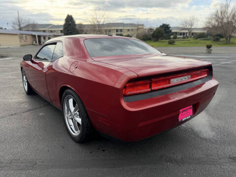2009 Dodge Challenger SE