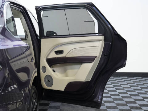 2023 Bentley Bentayga EWB