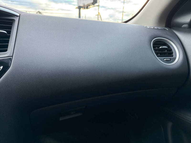 2019 Nissan Pathfinder SV