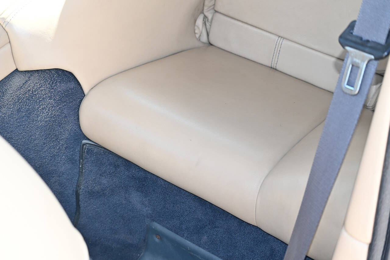 2005 Aston Martin DB9 27